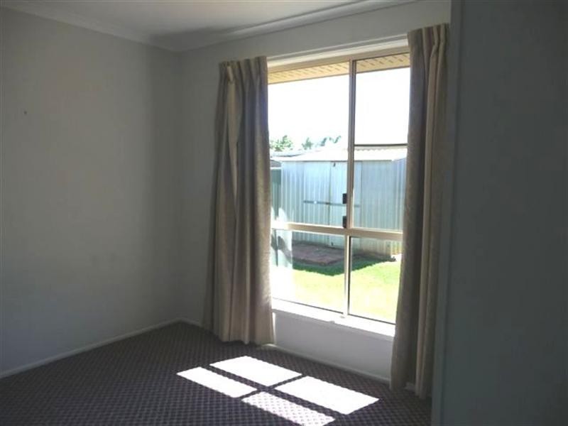 5 Oaklands Court, Glenvale QLD 4350