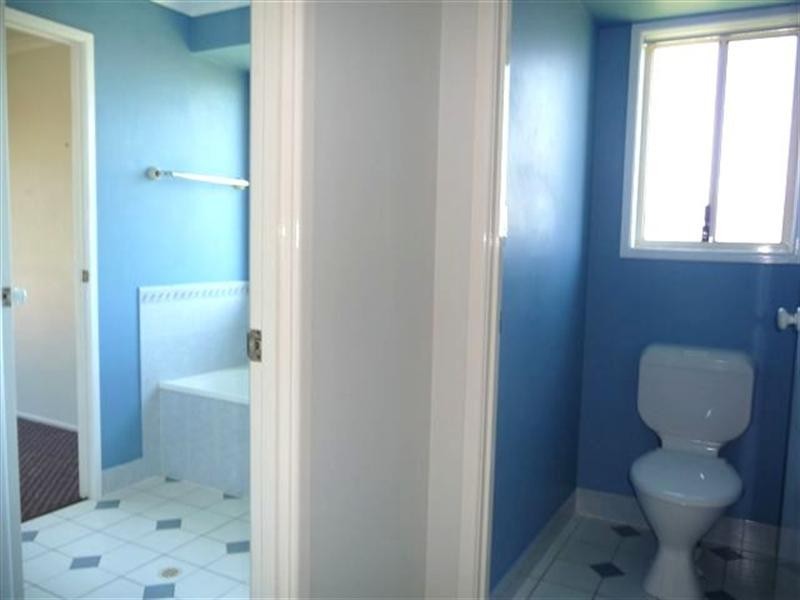 5 Oaklands Court, Glenvale QLD 4350