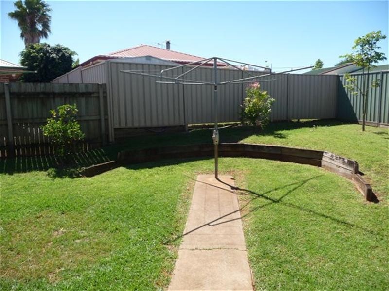 5 Oaklands Court, Glenvale QLD 4350