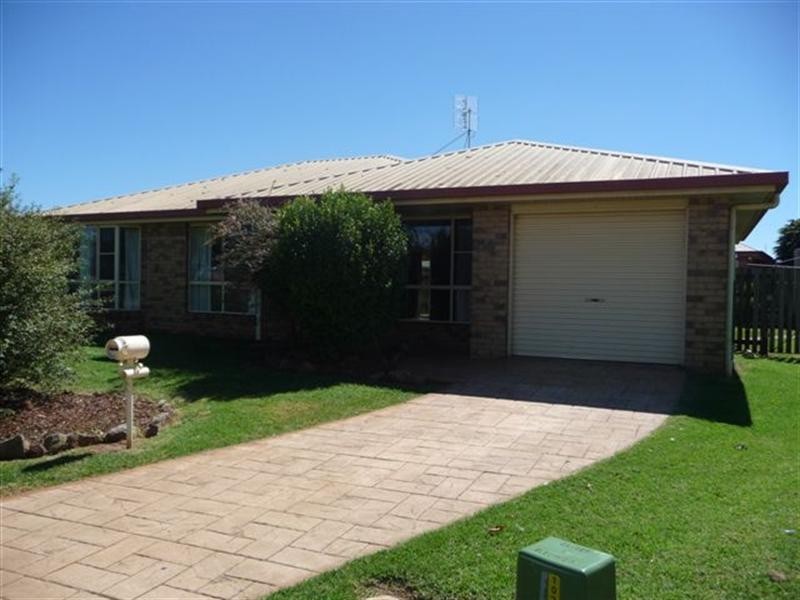 5 Oaklands Court, Glenvale QLD 4350