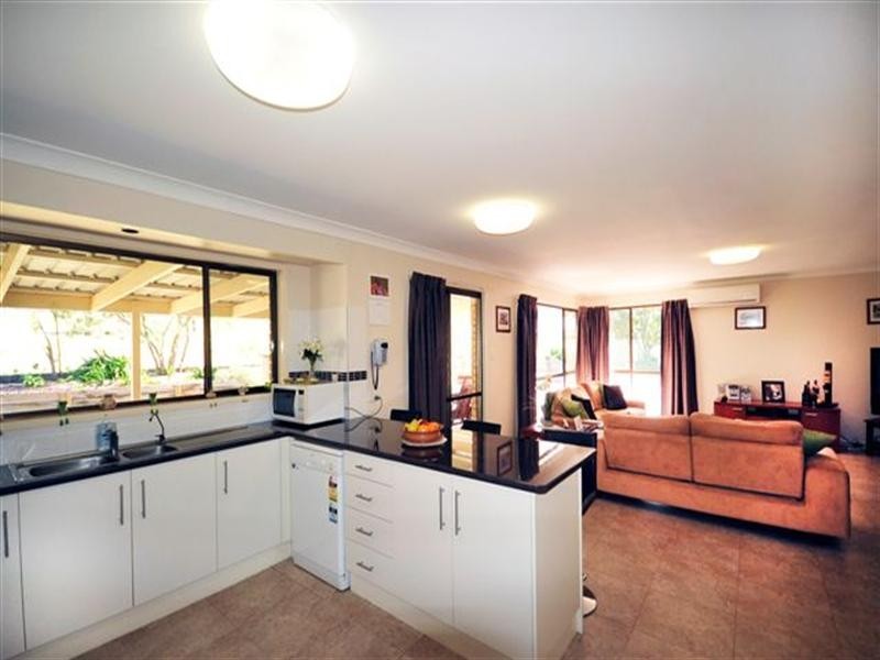 3 Kookaburra Court, Glenvale QLD 4350