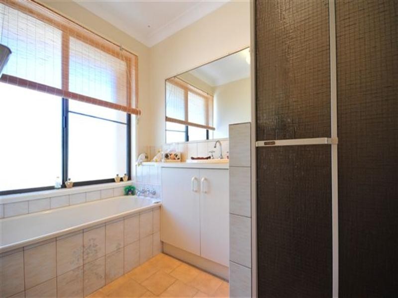 3 Kookaburra Court, Glenvale QLD 4350