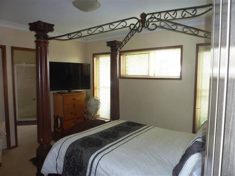 37 Hinchcliffe Drive, Kearneys Spring QLD 4350