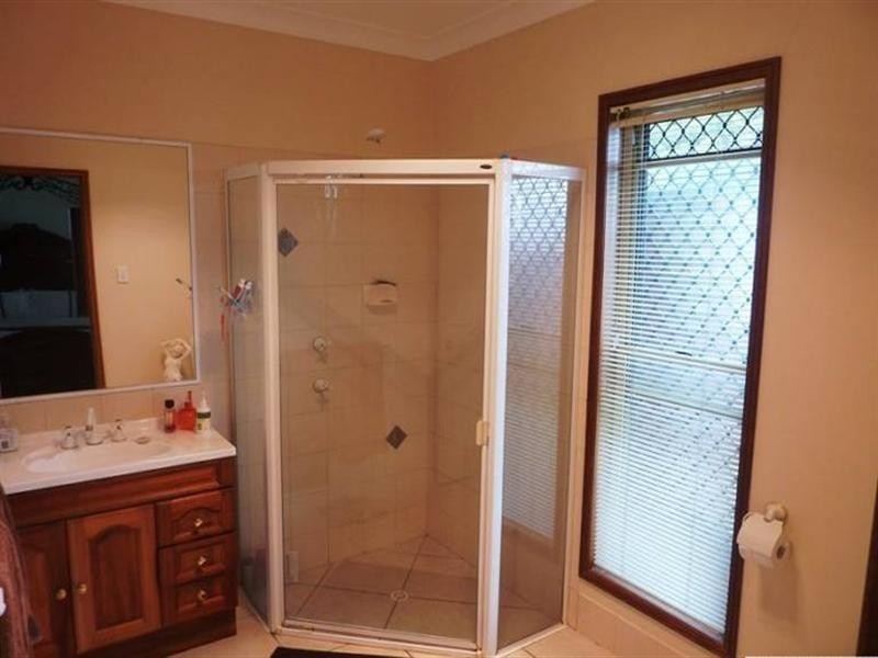 37 Hinchcliffe Drive, Kearneys Spring QLD 4350