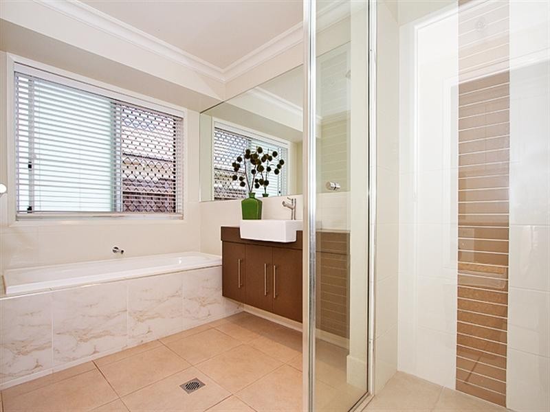 20 Fallon Drive, Middle Ridge QLD 4350