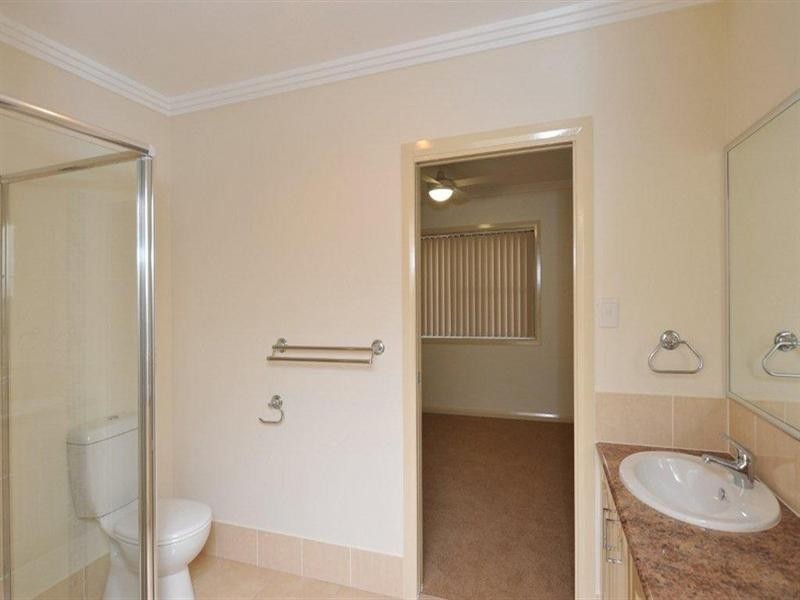 8 Graves Drive, Kearneys Spring QLD 4350