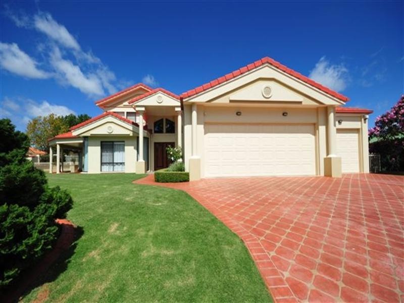 6 Spring Garden Court, Middle Ridge QLD 4350