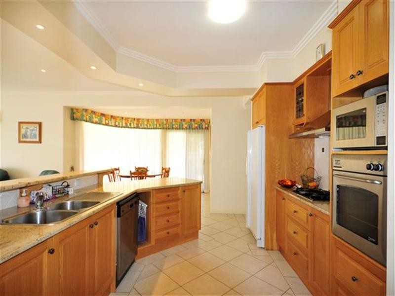 6 Spring Garden Court, Middle Ridge QLD 4350