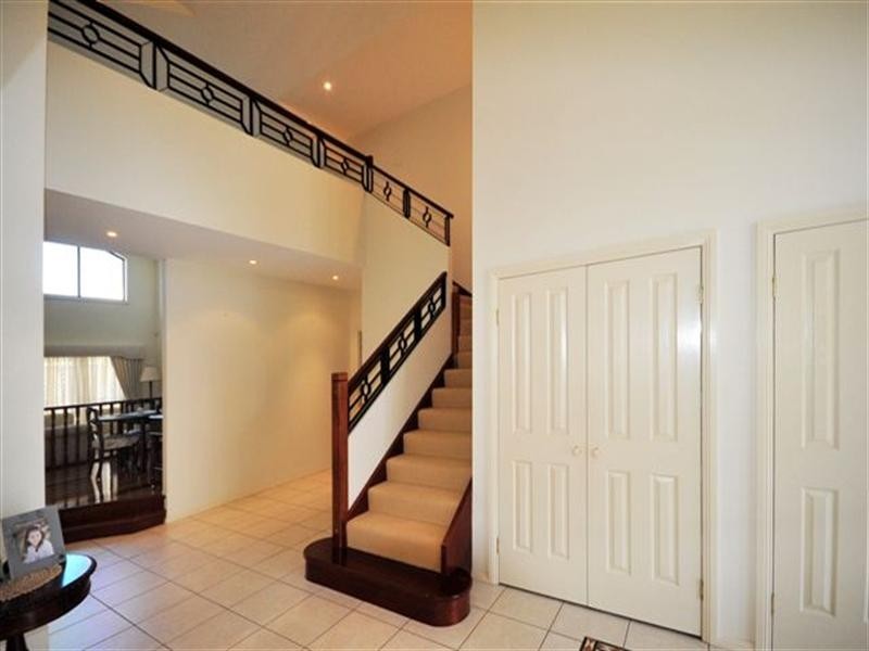 6 Spring Garden Court, Middle Ridge QLD 4350