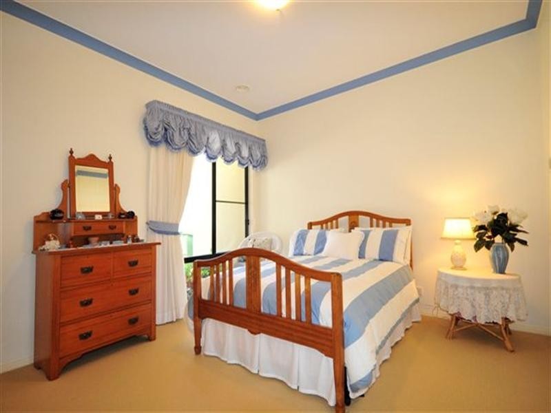 6 Spring Garden Court, Middle Ridge QLD 4350