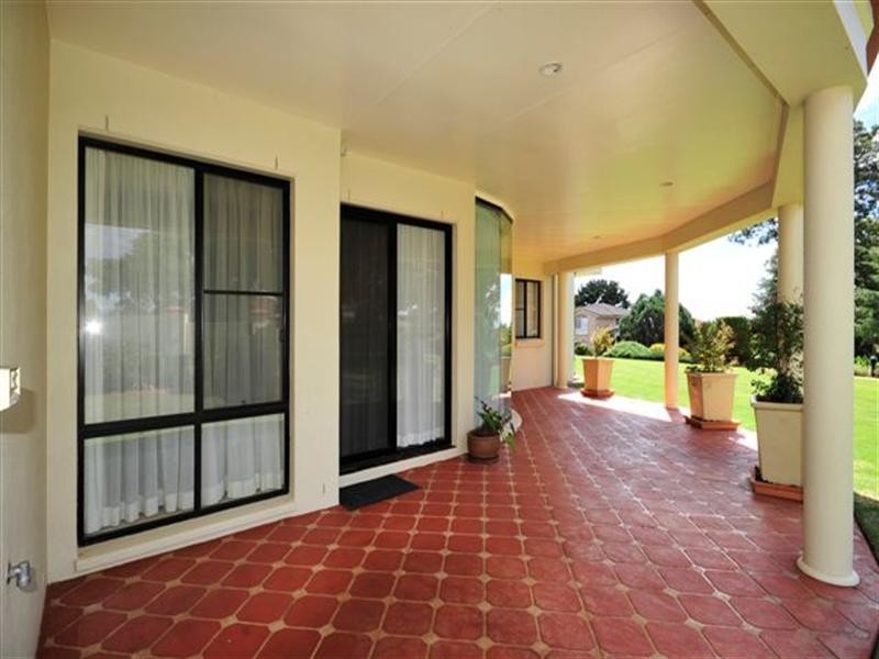 6 Spring Garden Court, Middle Ridge QLD 4350