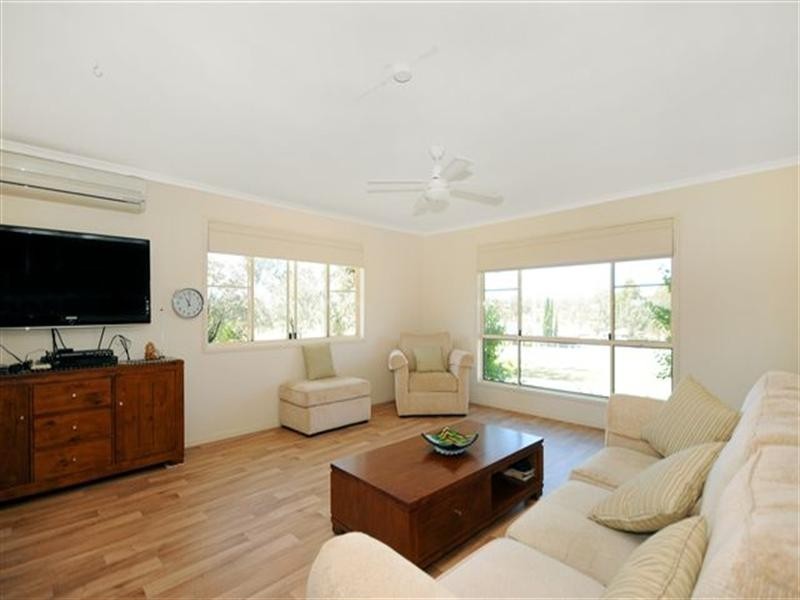 7 Neville Street, Meringandan West QLD 4352