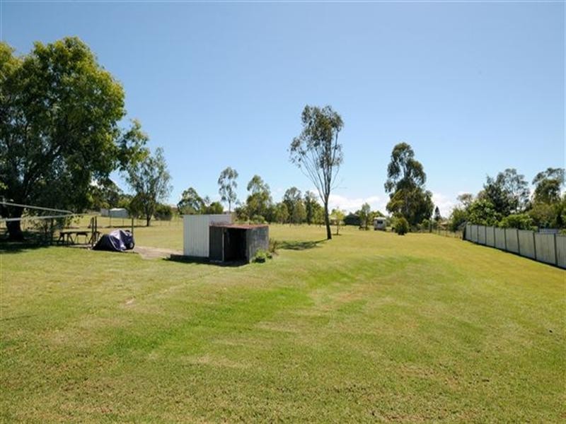 7 Neville Street, Meringandan West QLD 4352