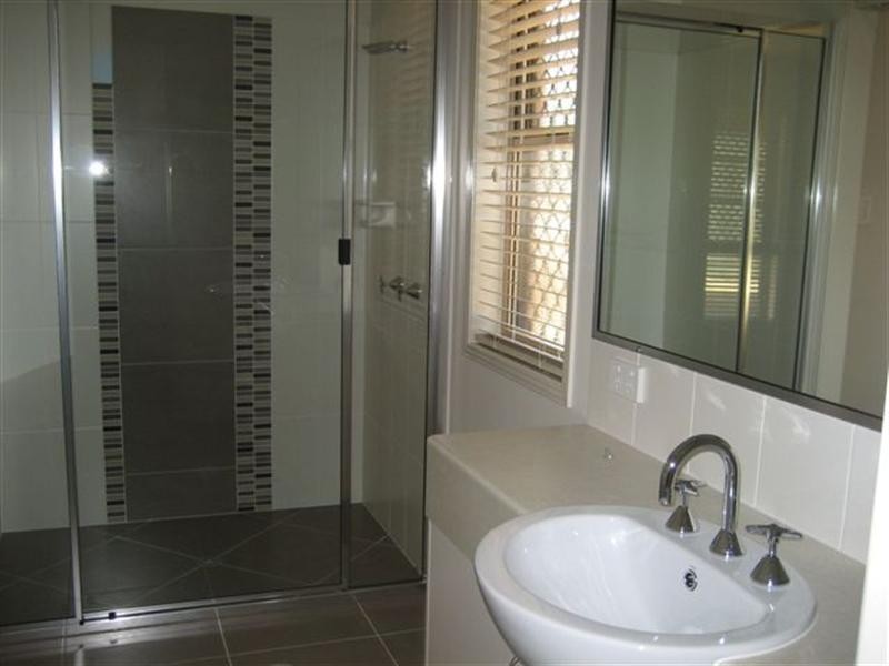 33 Sunset Drive, Glenvale QLD 4350