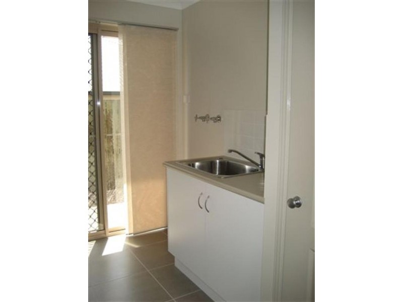 33 Sunset Drive, Glenvale QLD 4350