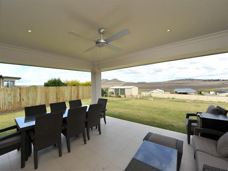 39 Catherine Crescent, Kingsthorpe QLD 4400