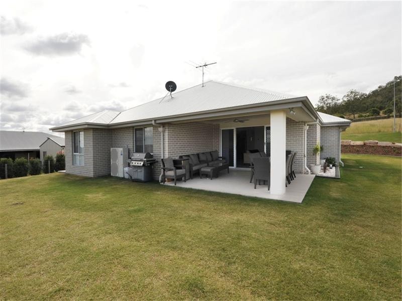 39 Catherine Crescent, Kingsthorpe QLD 4400
