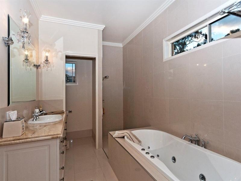 116 Church House Road, Ravensbourne QLD 4352