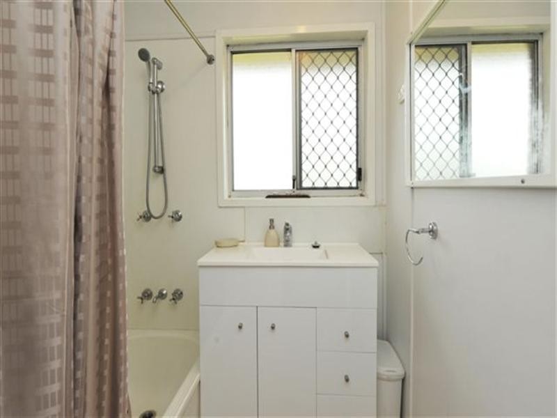 11 Mooney Street, Harlaxton QLD 4350