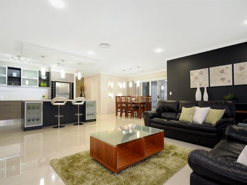 10 Saba Court, Middle Ridge QLD 4350