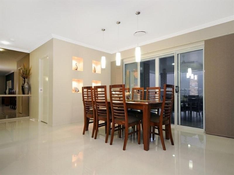 10 Saba Court, Middle Ridge QLD 4350