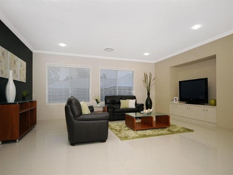 10 Saba Court, Middle Ridge QLD 4350