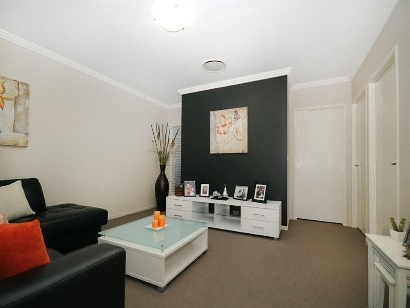 10 Saba Court, Middle Ridge QLD 4350