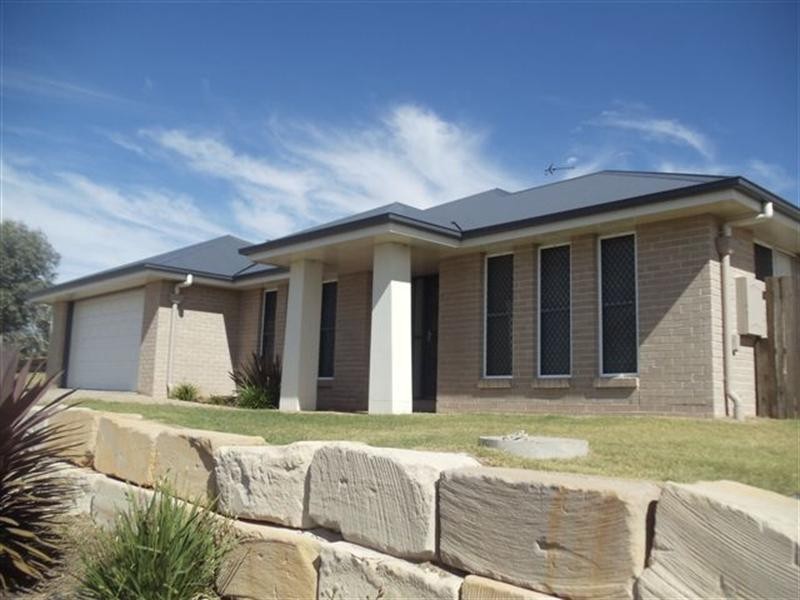 17 Edwin Street, Westbrook QLD 4350