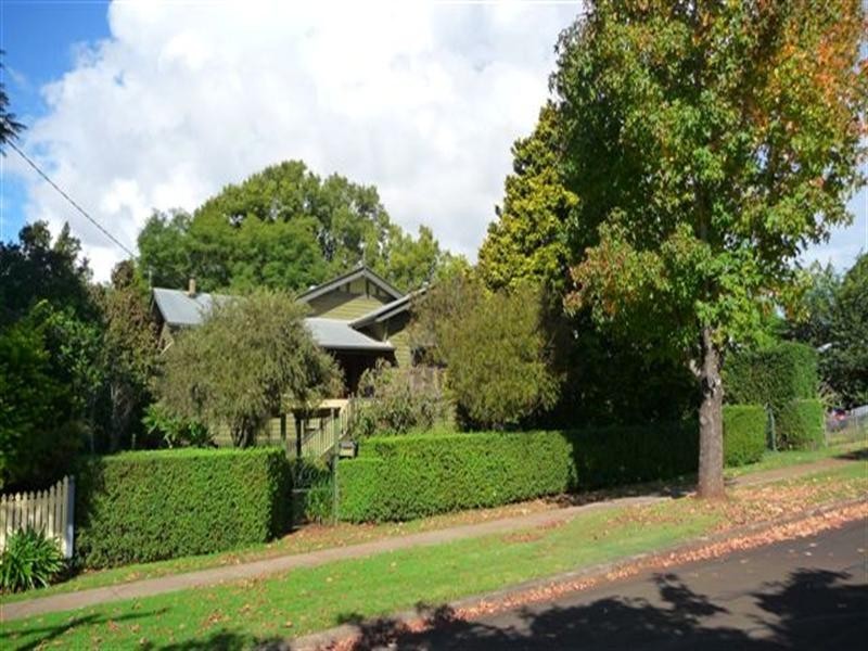 16 Dodd Street, Newtown QLD 4350