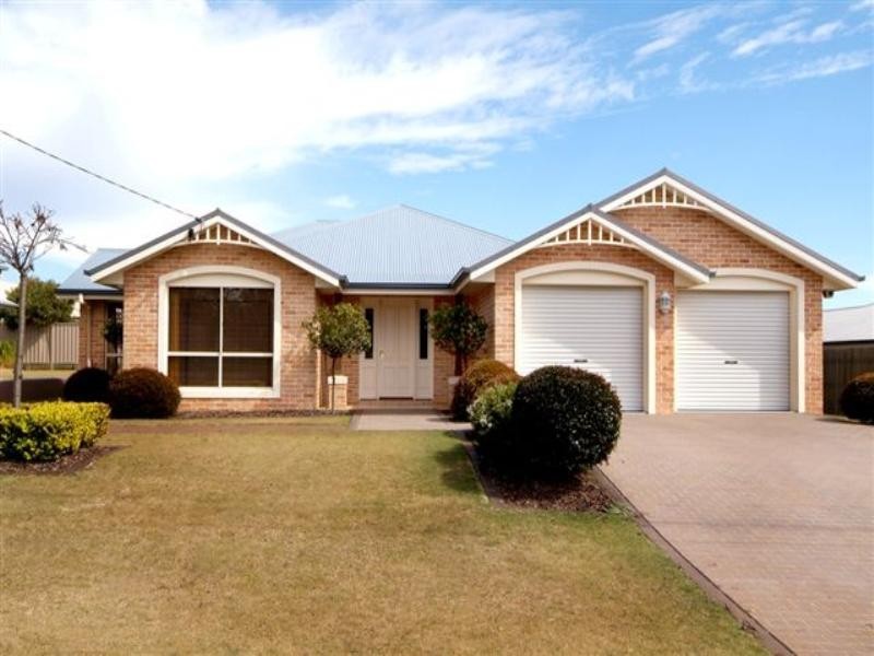 349 Ramsay Street, Middle Ridge QLD 4350