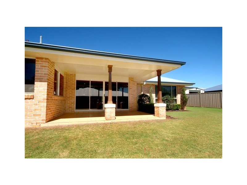 349 Ramsay Street, Middle Ridge QLD 4350