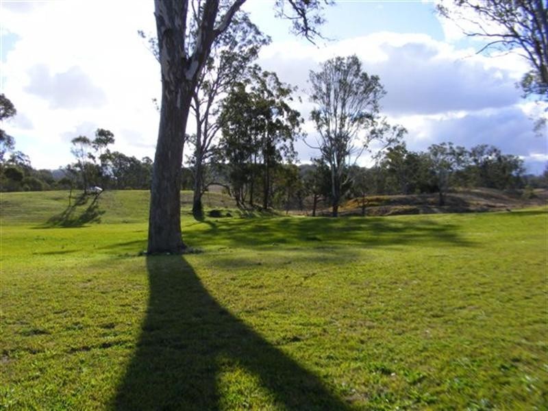 5 Carinya Drive, Hodgson Vale QLD 4352