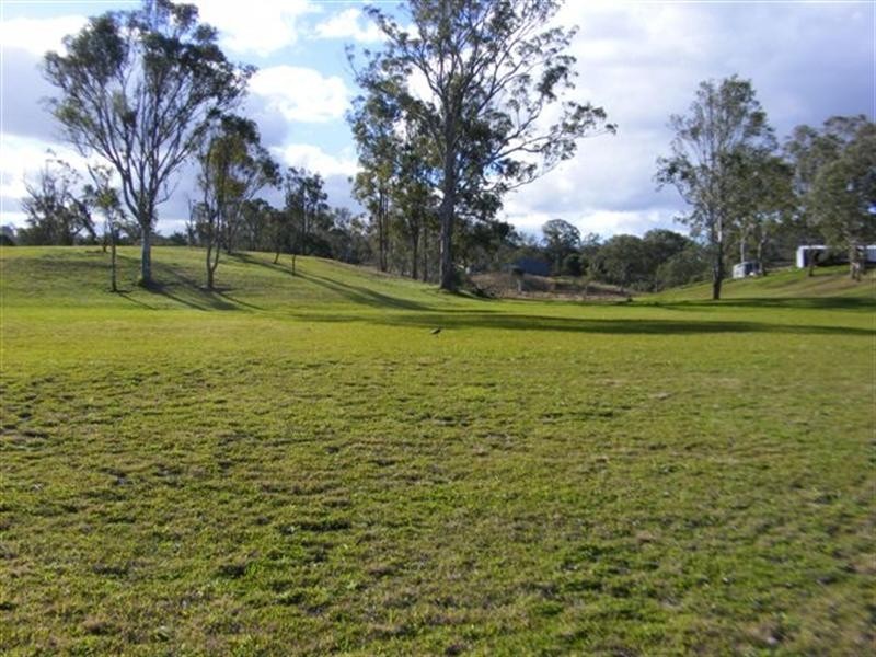 5 Carinya Drive, Hodgson Vale QLD 4352