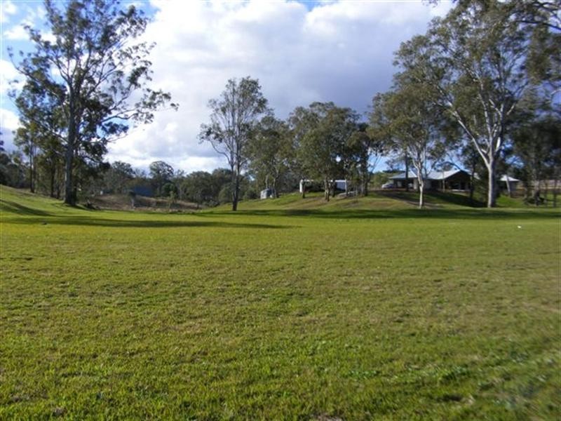 5 Carinya Drive, Hodgson Vale QLD 4352