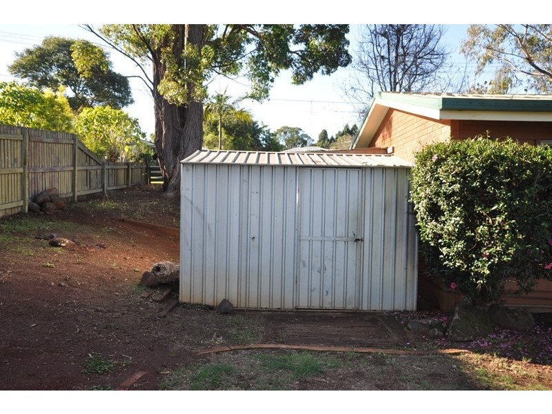 14 Agnes Street, Centenary Heights QLD 4350