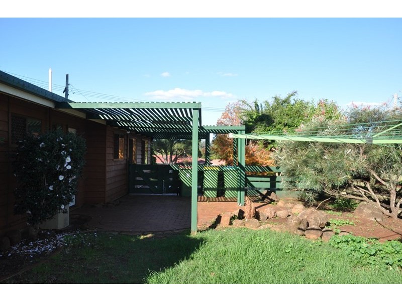 14 Agnes Street, Centenary Heights QLD 4350