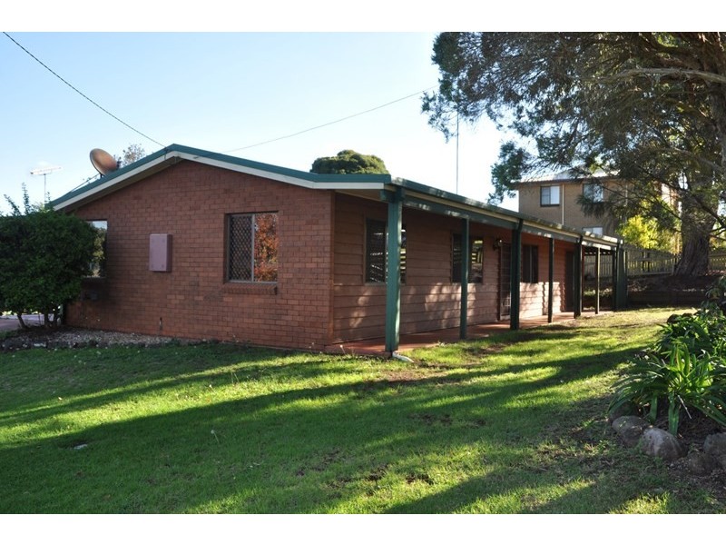 14 Agnes Street, Centenary Heights QLD 4350