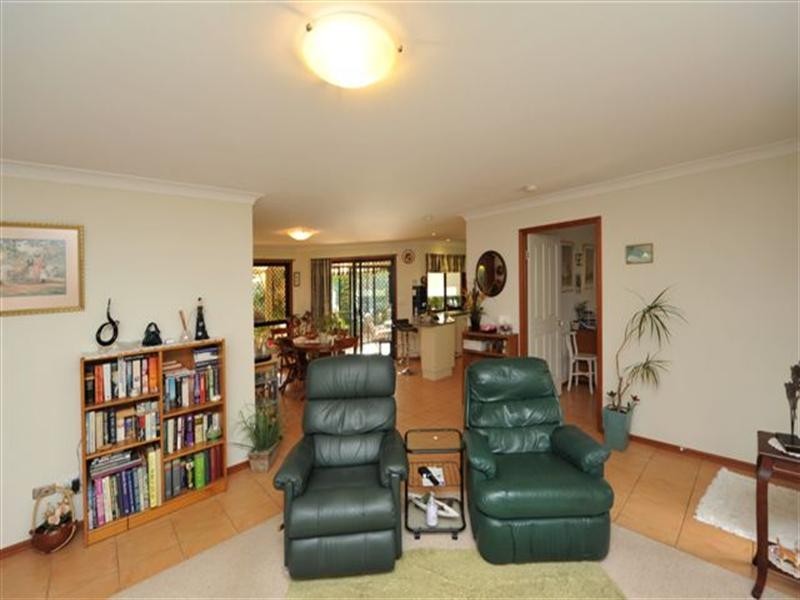 Unit 2, 5 Leichhardt Street, Centenary Heights QLD 4350