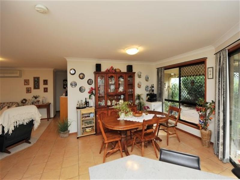 Unit 2, 5 Leichhardt Street, Centenary Heights QLD 4350