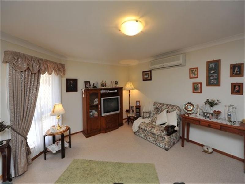 Unit 2, 5 Leichhardt Street, Centenary Heights QLD 4350
