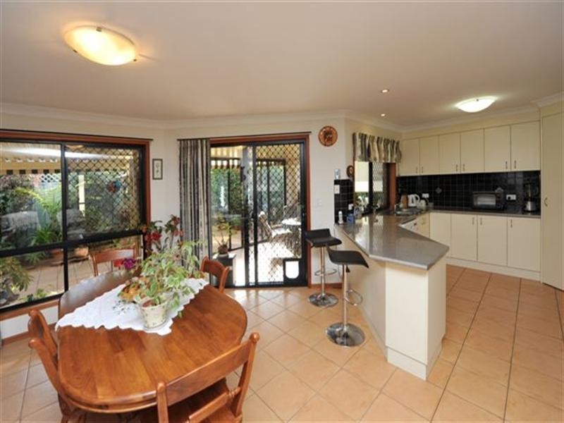 Unit 2, 5 Leichhardt Street, Centenary Heights QLD 4350