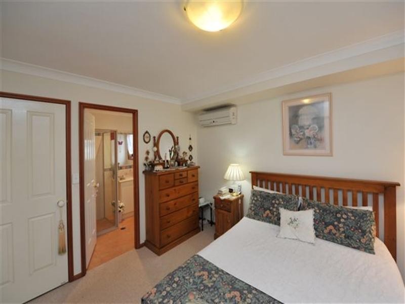 Unit 2, 5 Leichhardt Street, Centenary Heights QLD 4350