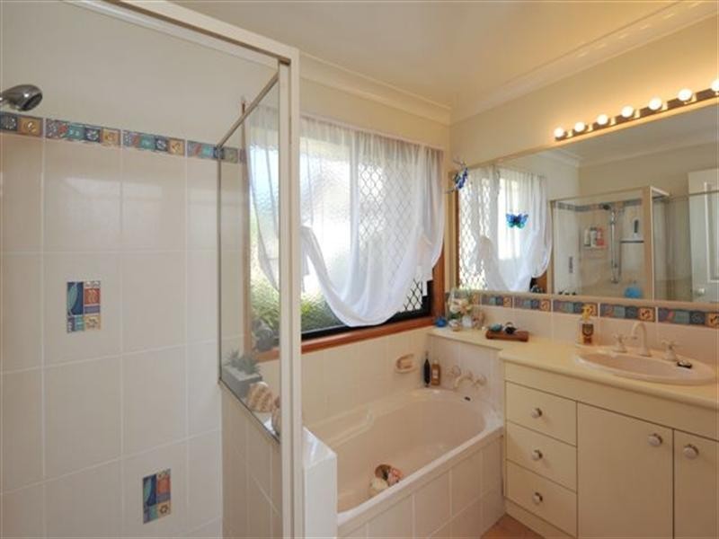 Unit 2, 5 Leichhardt Street, Centenary Heights QLD 4350