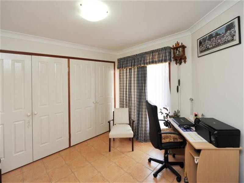 Unit 2, 5 Leichhardt Street, Centenary Heights QLD 4350