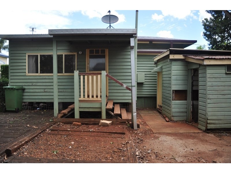 9 Boland Street, North Toowoomba QLD 4350