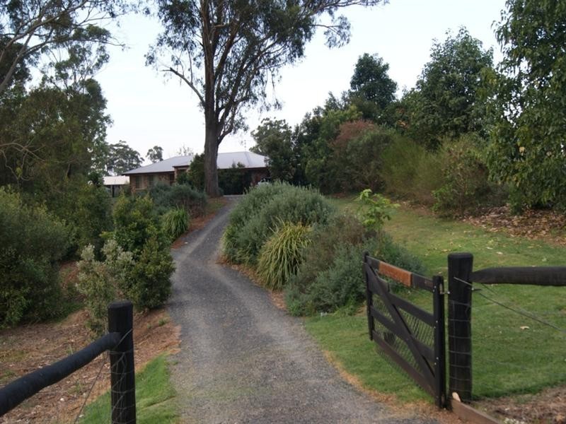 26 Kennedy Street, Cabarlah QLD 4352