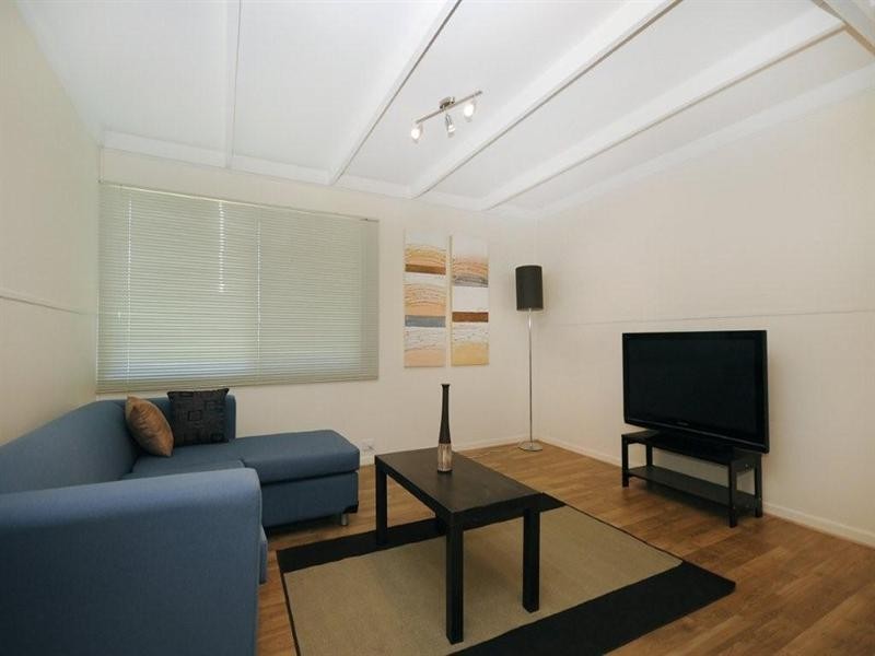 379 Hume Street, Kearneys Spring QLD 4350