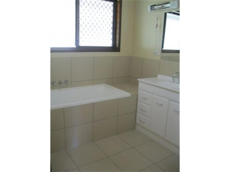 10 Lavender Court, Centenary Heights QLD 4350