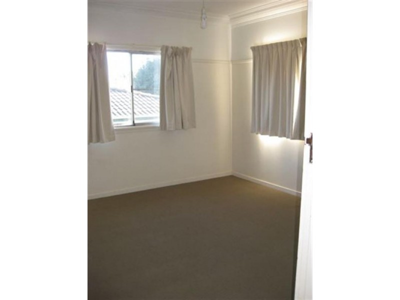 6 Donegal Street, Rockville QLD 4350