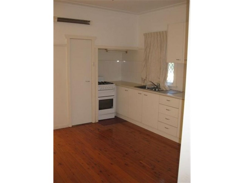 6 Donegal Street, Rockville QLD 4350